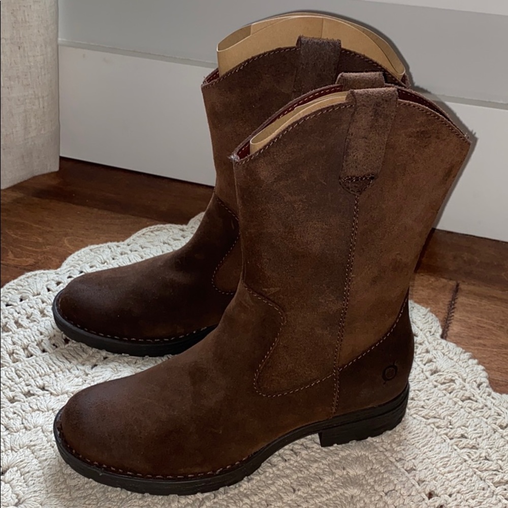 NWB Born Boot!